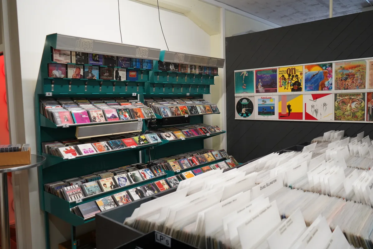 Der Shop mit vielen CDs im Swiss Jazzorama.